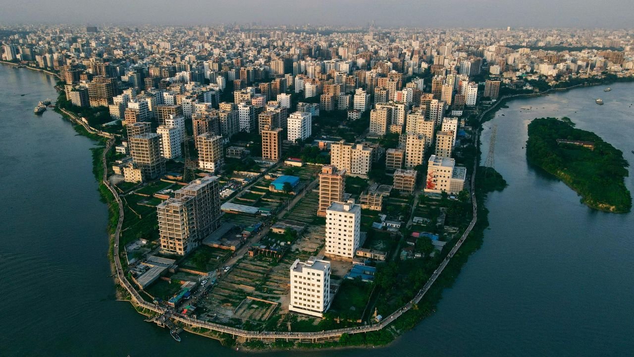How Many People Live in Dhaka?